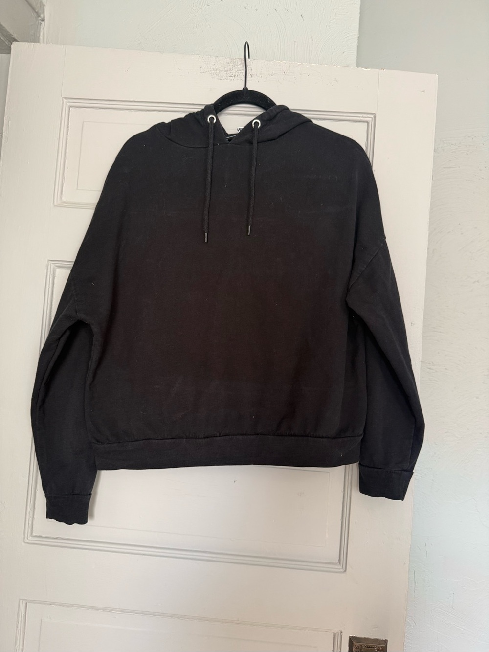 Asos Design black cropped sweatshirt US 4